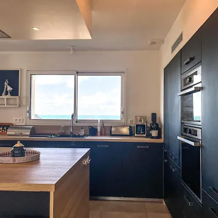 Maison Levi Avec Vue Et A 200m Du Port בית נופש